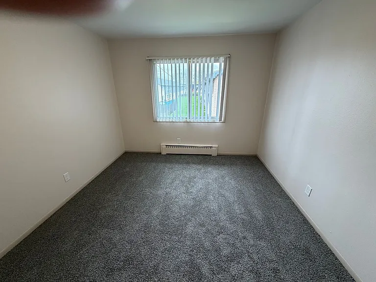 1674 Shawano Ave — Photo 9