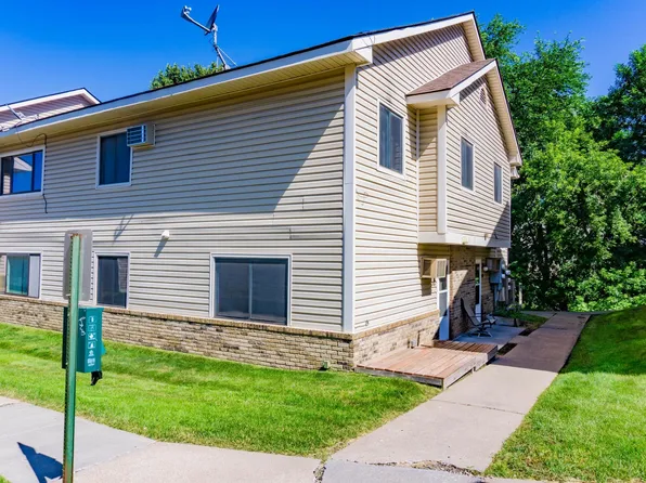 52 E 13th St, Waconia, MN 55387