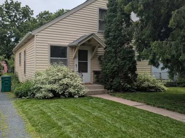 124 Cedar Lake Rd, Minneapolis, MN 55405