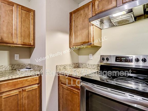 4th image of 5867 Harris Ave