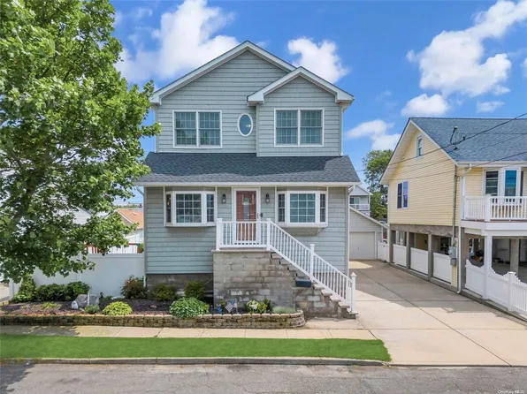 650 S 8th Street, Lindenhurst, NY 11757