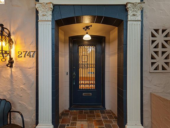 4th image of 2747 Forest Ave