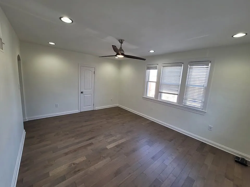 2 bed, 820 sqft, $2,499 — Photo 2