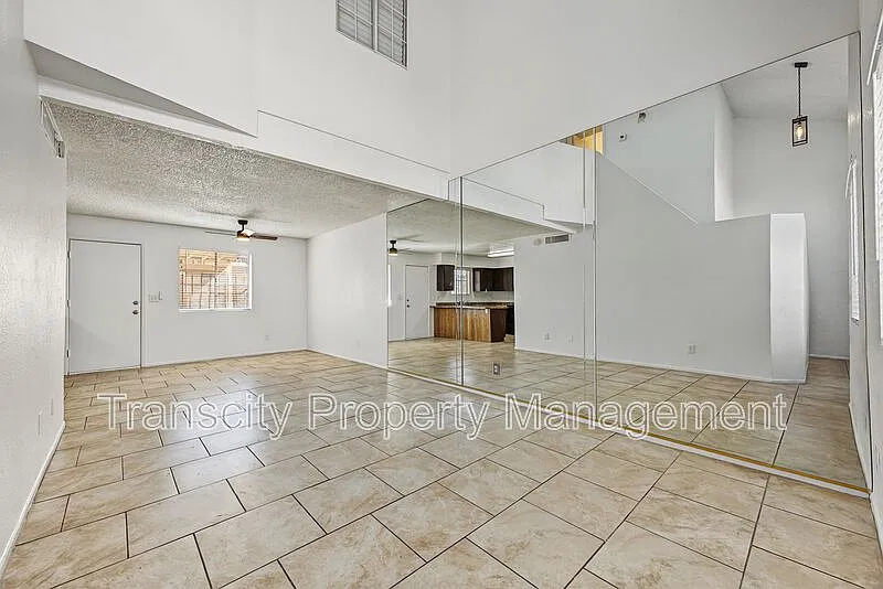 2 bed, 1.5 bath, 1085 sqft, $1,450 — Photo 3