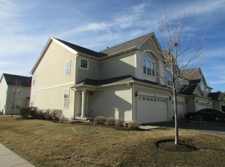 631 Buckboard Ln, Sycamore, IL 60178