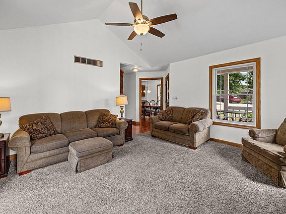 5th image of 201 Heritage Dr