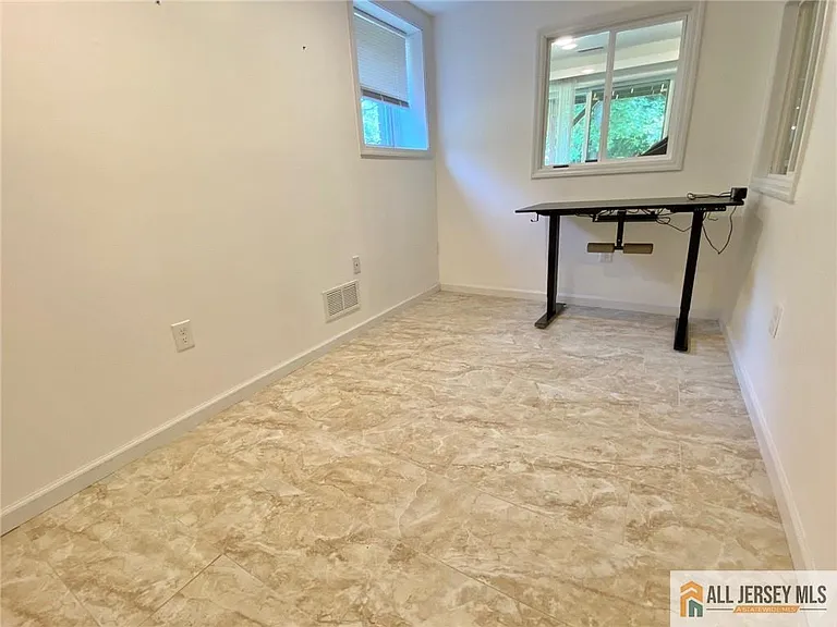 126 Mary Alice Ct — Photo 23