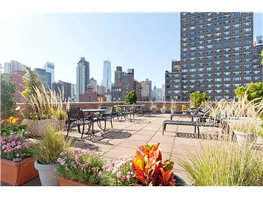 Sold by Douglas Elliman | media 14