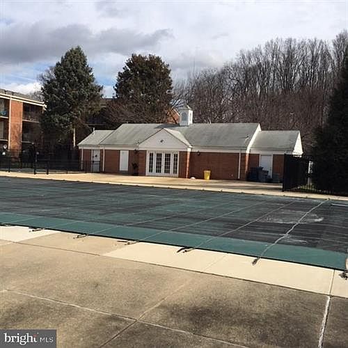 2nd image of 882 College Pkwy #20