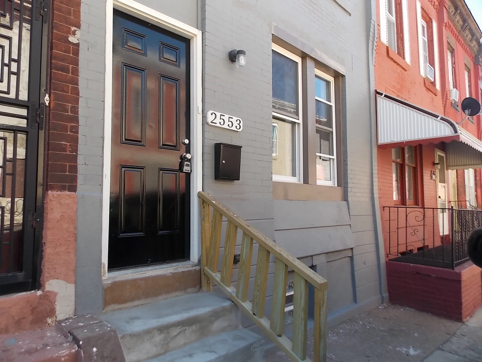 2553 N Chadwick St photo 1