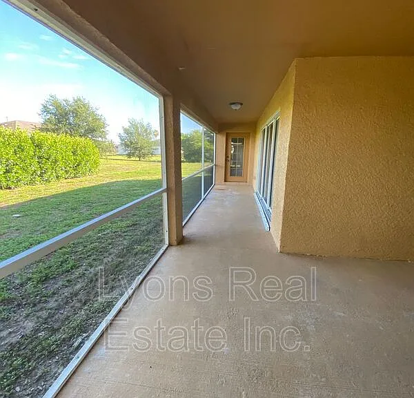 1104 NW 11th Pl — Photo 14