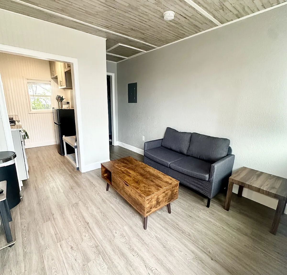 1 bed, 1.0 bath, 500 sqft, $1,300 — Photo 2