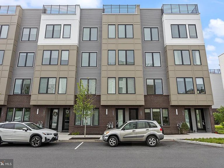 2150 Northbank Pl #143 — Photo 1