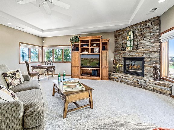 4th image of 4597 Greenview Dr