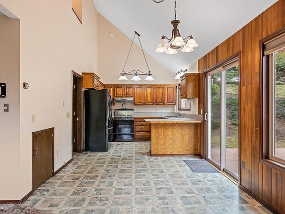 5th image of 1665 Fernwood Dr