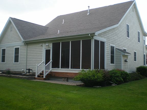 3rd image of 113 Cottage Cove Dr