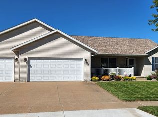 2116 10th St, Camanche, IA 52730
