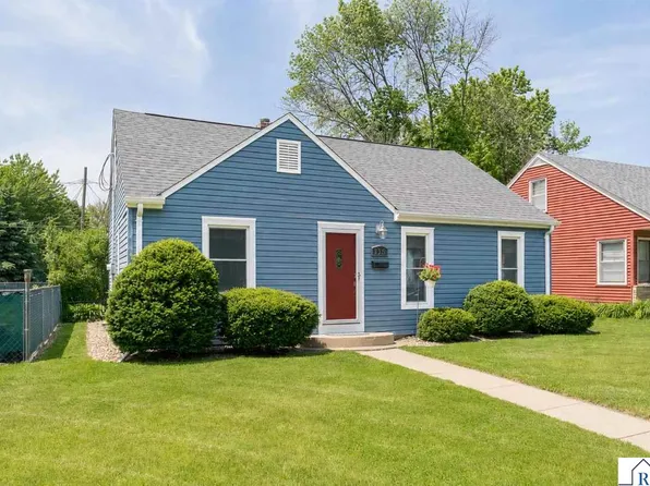 835 Wall St, North Mankato, MN 56003