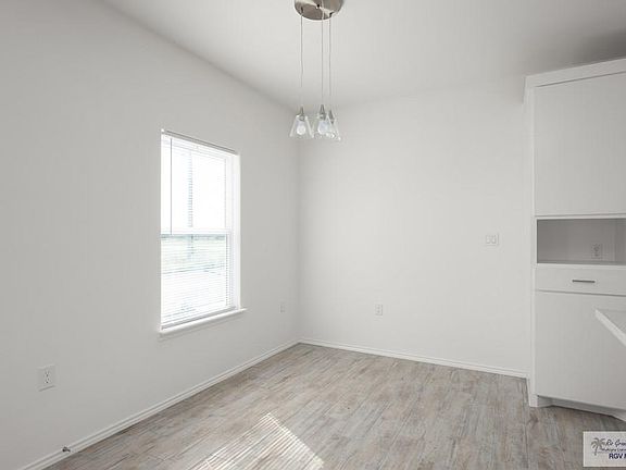 4th image of 2109 S Plains Rd