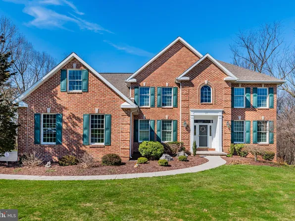 17 Emlyn Ln, Mechanicsburg, PA 17055