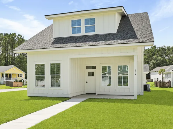 104 Brightwood Dr, Huger, SC 29450