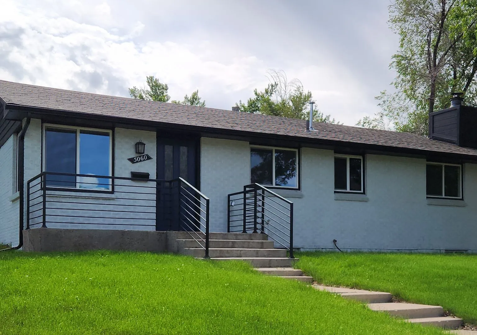 Completely renovated Ranch Style home in Englewood! — Photo 1