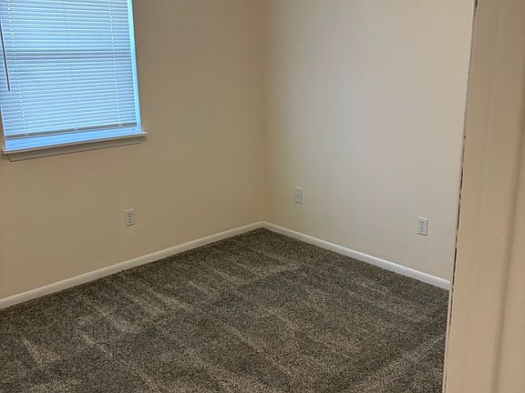 5th image of 722 Demaret Dr #C