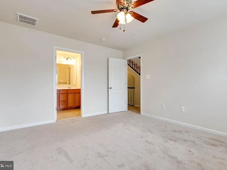 1022 Linden Dr — Photo 24