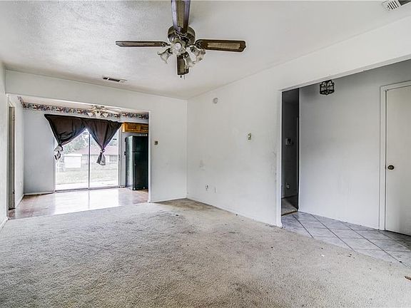 4th image of 318 Teakwood Dr