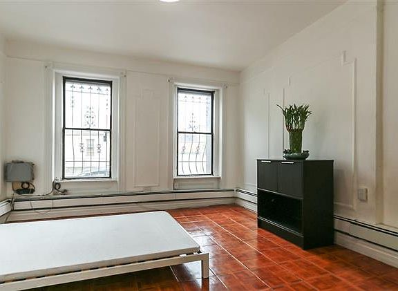 2nd image of 35 Harmon St APT 1