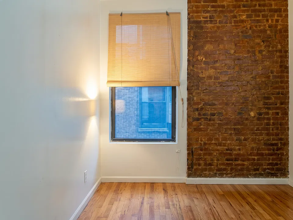 401 W 47th St #5