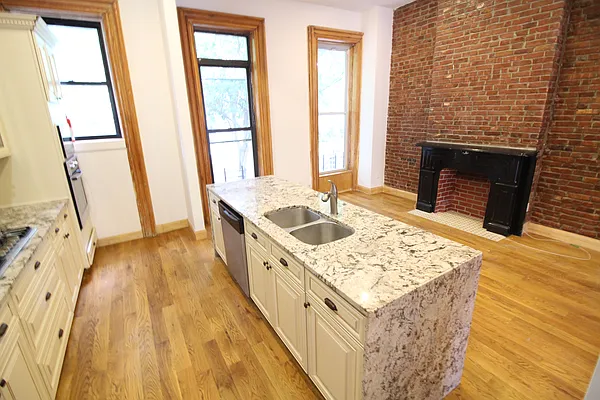 Rented by Superior Homes | media 32