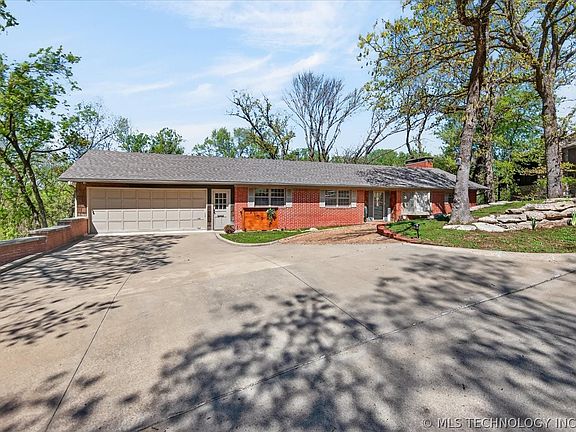 2nd image of 2103 Skyline Dr