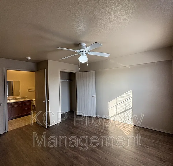 Huntington Chase Apartments — Photo 11
