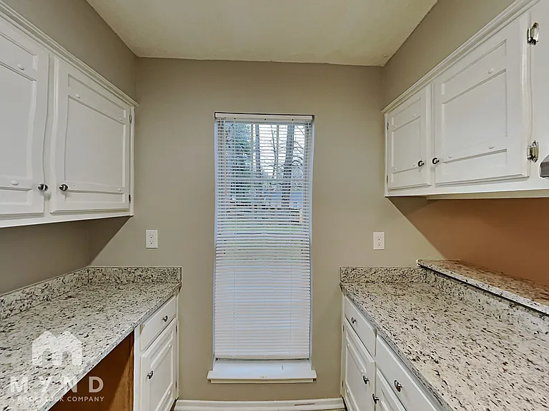 4912 Summitridge Dr — Photo 6