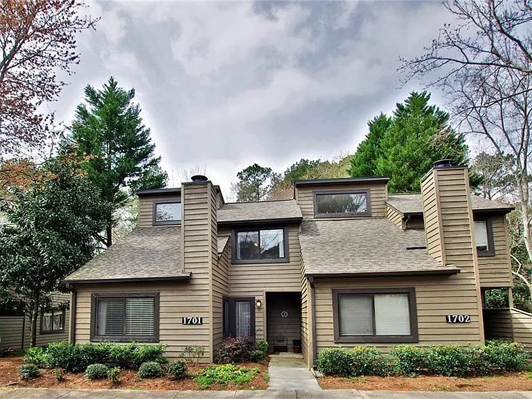 1701 Cedar Chase Ln NE — Photo 21