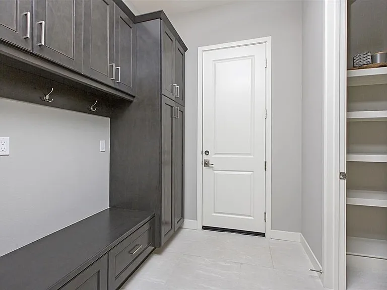 6679 Kenmar Way — Photo 6