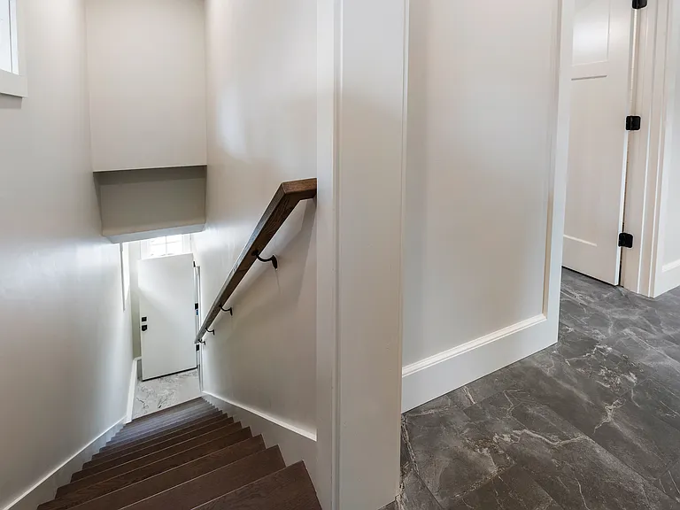 669 Lincoln Ave — Photo 14