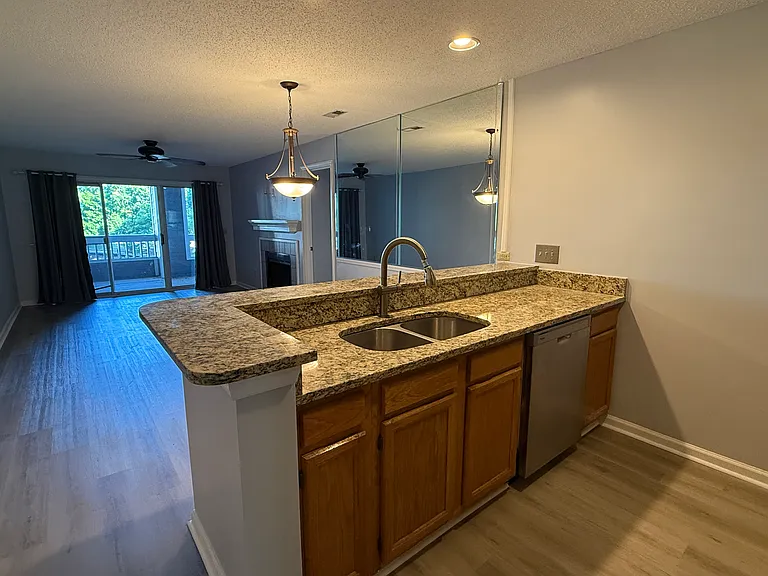 726 Southwest Dr — Photo 15