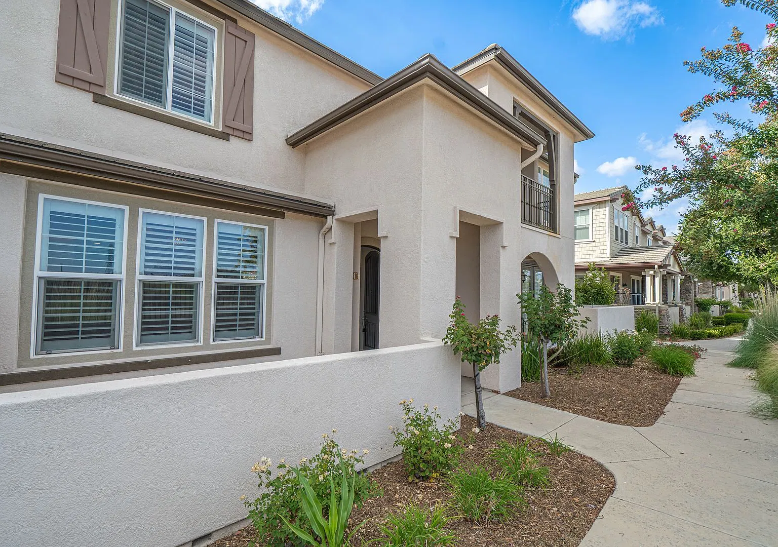 3-Bedroom Townhome with Community Pool & Spa in Valencia's West Creek! — Photo 1