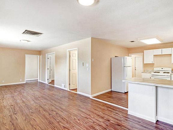 4th image of 2424 Vista Grande Dr NW #1/2