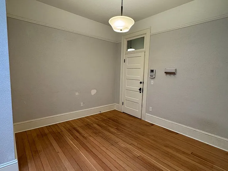 524 E Main St #207 — Photo 3