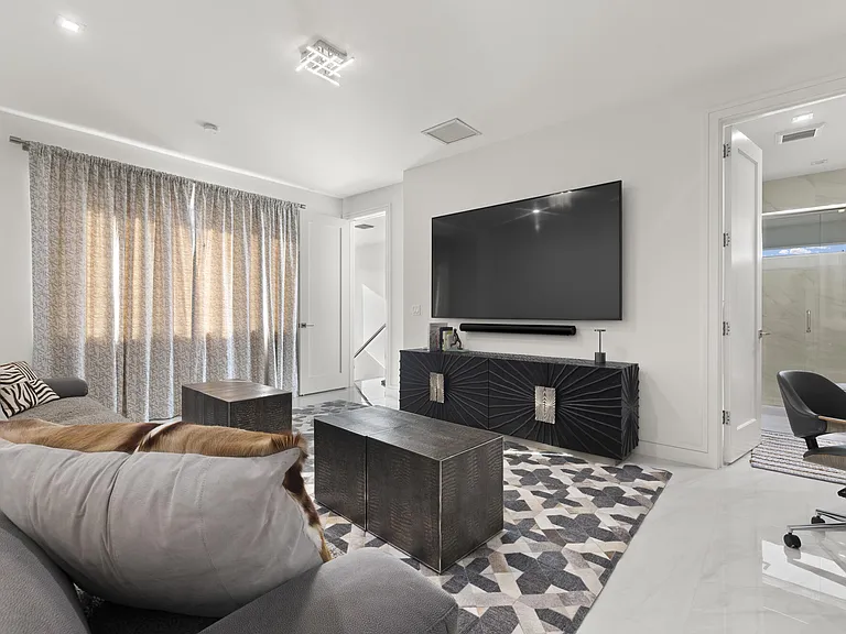 402 Ocean One Ln — Photo 30