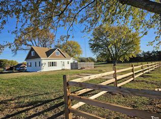 439 S 4th St, Geneva, NE 68361