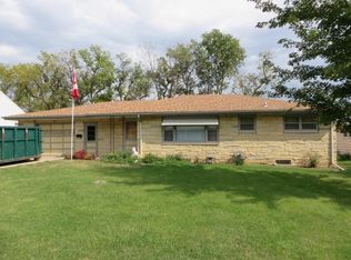 801 Pine Heights Rd, Wayne, NE 68787