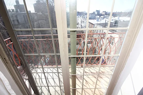 Rented by Nooklyn NYC LLC | media 116