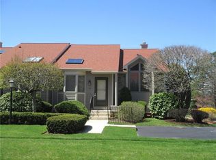 4 Shadowbrook Ln APT D, Smithfield, RI 02917