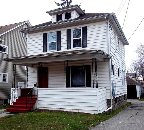 305 Smith Ave Photo 1