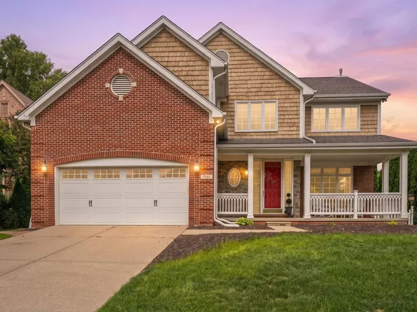 1357 Kentfield Dr, Rochester, MI 48307