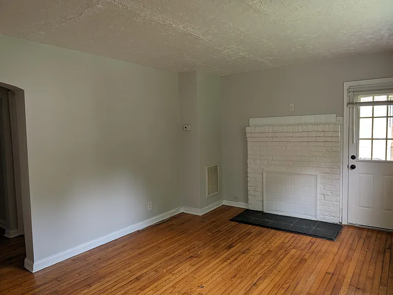 3309 Delano St — Photo 3